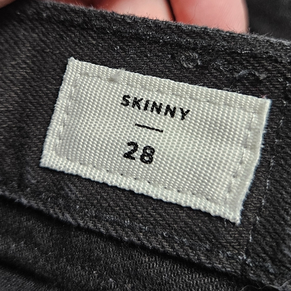 Pacsun Destroyed Black Denim Skinny Bermuda Skater Shredding Shorts Size 28 - Picture 4 of 8